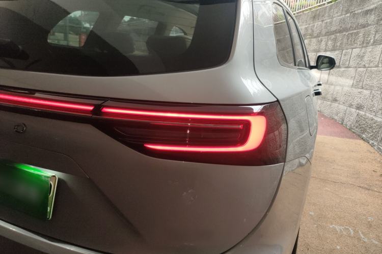 Used Hima AITO M7 2024 1.5T Intelligent Driving All-Wheel Drive Pro Version 5 Seats Ternary Lithium Battery Right Rear Taillight