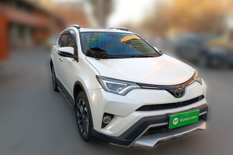 Used Toyota RAV4 2018 2.5L Automatic 4x4 Elite i Edition Front Right 45 Deg