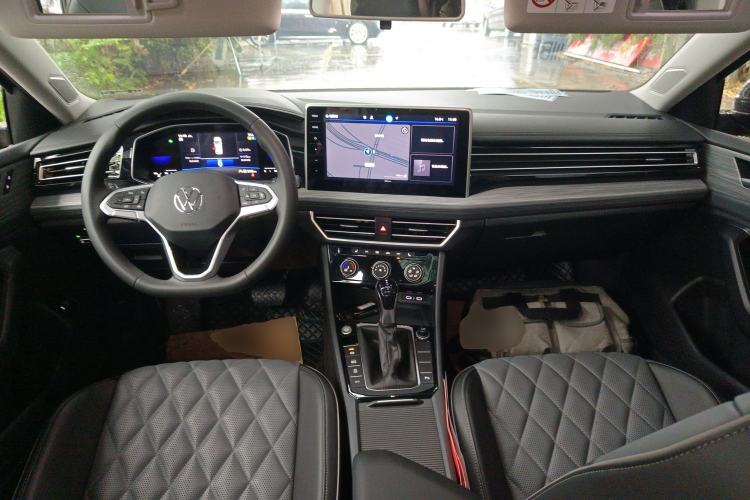 Used Volkswagen Sagitar 2025 300TSI DSG Excellence Edition Center Console