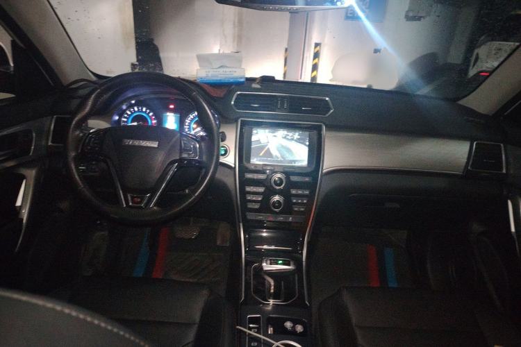 Used Haval H2 2018 Red-Label 1.5T Dual-Clutch Two-Wheel-Drive Elite Model Interior 2