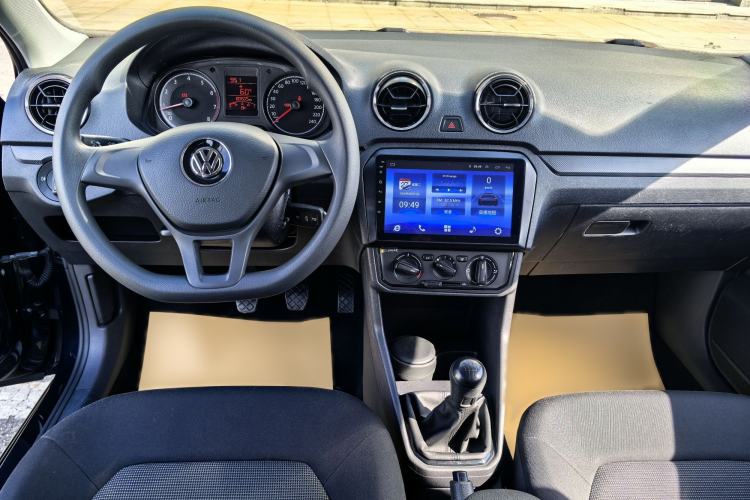 Used Volkswagen Jetta 2019 Dream Edition 1.5L Manual Fashion Version Interior 10