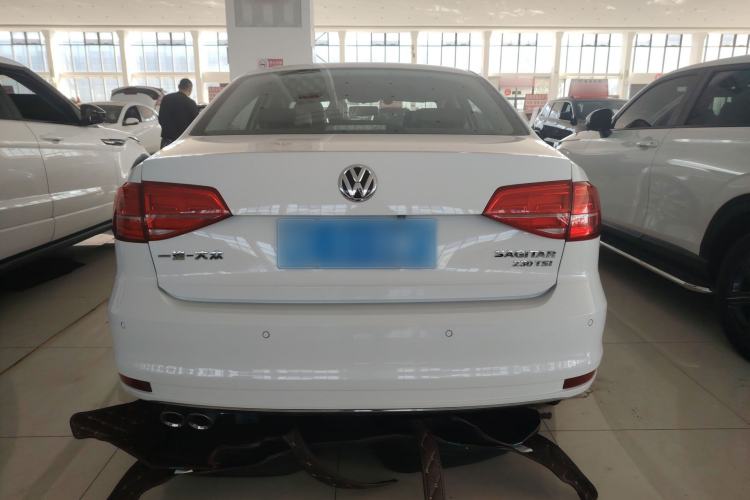 Used Volkswagen Sagitar 2015 230TSI Automatic Comfort Version
