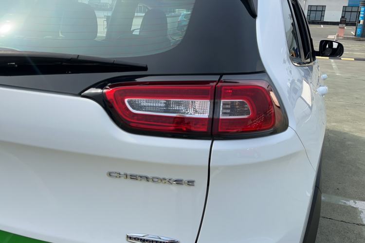 Used Jeep Cherokee 2016 2.4L Leading Smart Version