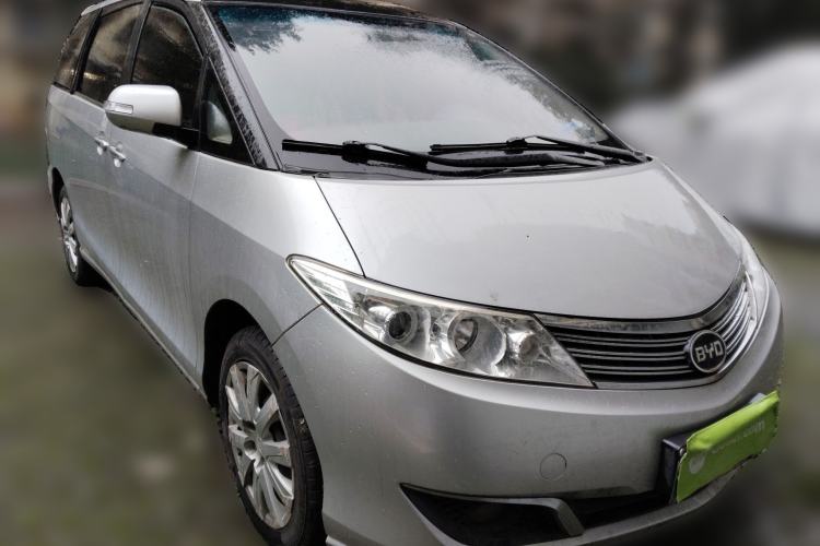 Used BYD M6 2013 2.0L Manual Comfort Edition

