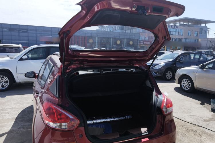 Used Baojun 310 2017 1.5L Automatic Fashion Model Trunk