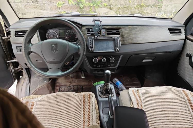 Used Jinbei Hiace X30 2013 1.3L Standard Version Center Console