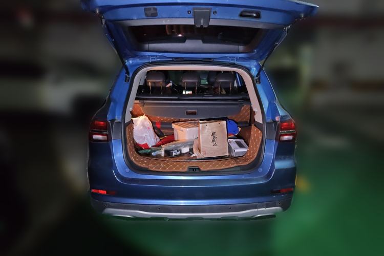 Used Roewe RX5 2017 20T Two-Wheel Drive Automatic Internet Elite Edition Trunk