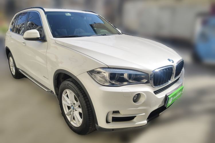 Used BMW X5 2015 xDrive28i Front Right 45 Deg