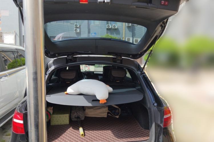 Used Mercedes-Benz GLC 2019 GLC 260 L 4MATIC Dynamic Model Trunk