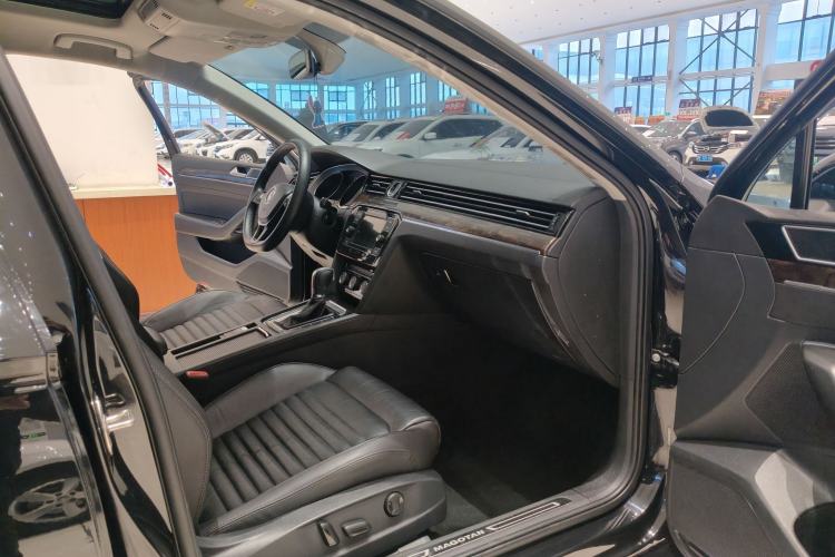 Used Volkswagen Magotan 2018 Facelift 330TSI DSG Luxury Model