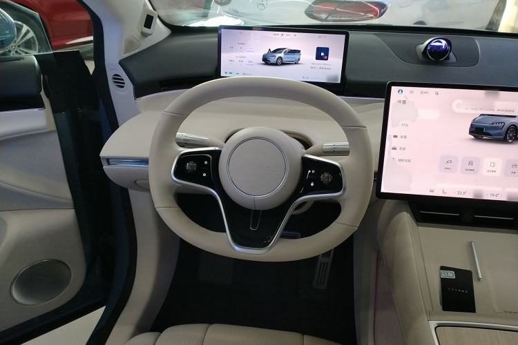 Used Hima Luxeed R7 2024 All-Electric 736 km Ultra
