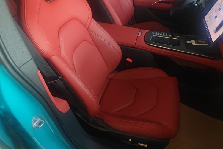 Used Xiaomi Auto SU7 2024 Rear-Drive Ultra-Long Range Advanced Pro-Level Intelligent Driving Version Right Front Seat