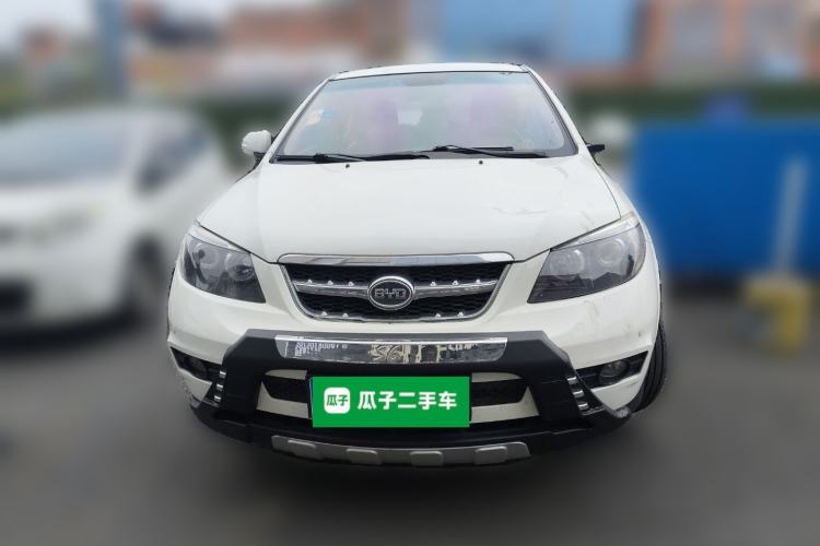 Used BYD S6 2014 2.4L Automatic Prestige 5-Seater
