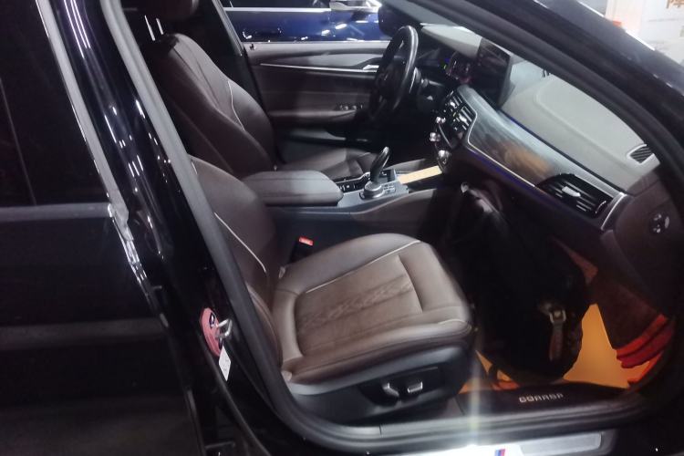 Used BMW 5 Series 2021 530Li xDrive M Sport Package Right Front Seat