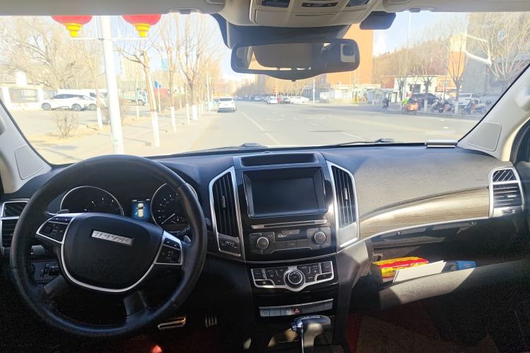 Used Haval H9 2016 2.0T Four-Wheel Drive Luxury 7-Seater Interior 2