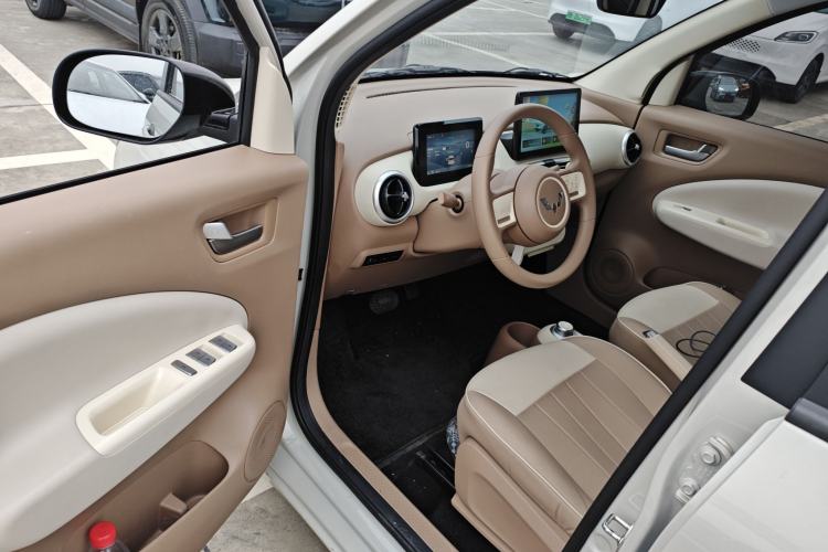 Used Wuling Hongguang MINIEV 2025 Four-Door Version Advanced Edition Driver Seat