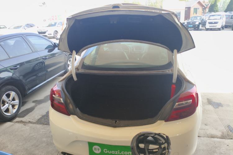 Used Buick Regal 2014 1.6T Fashionable Tech Edition Trunk