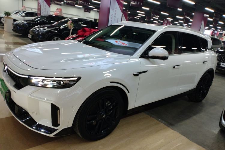 Used VOYAH FREE 2023 Four-Wheel Drive Extended-Range Model with Ultra-Long Range
