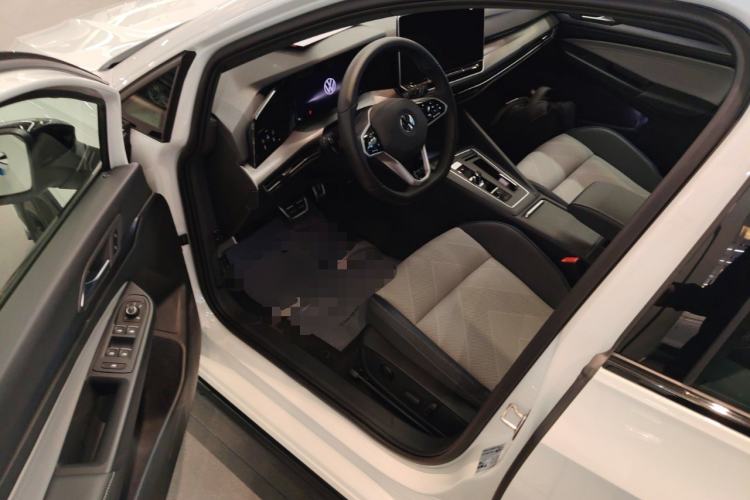 Used Volkswagen Golf 2025 300TSI R-Line Driver Seat