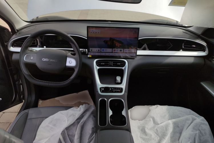 Used Geely Galaxy Geome 2026 Model 310km Dream Edition Center Console