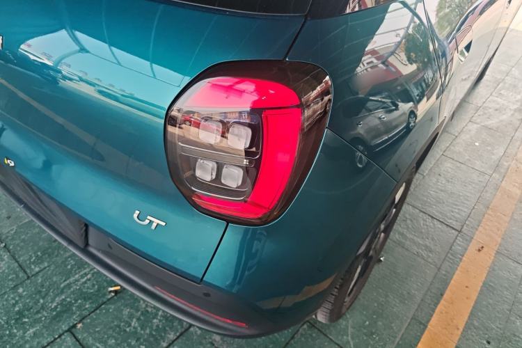 Used AION UT 2025 420 Prestige Edition Exterior 3