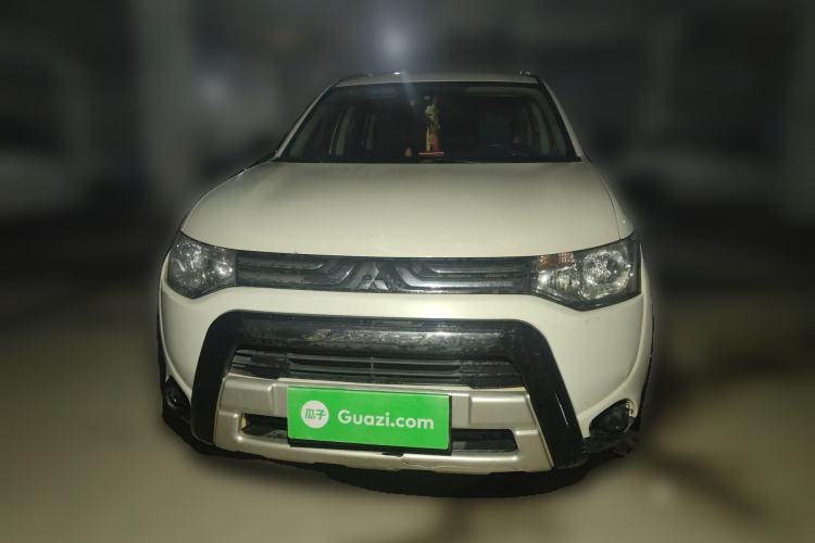 Used Mitsubishi Outlander 2013 2.0L Two-Wheel Drive Sport Navigation Version 5 Seats