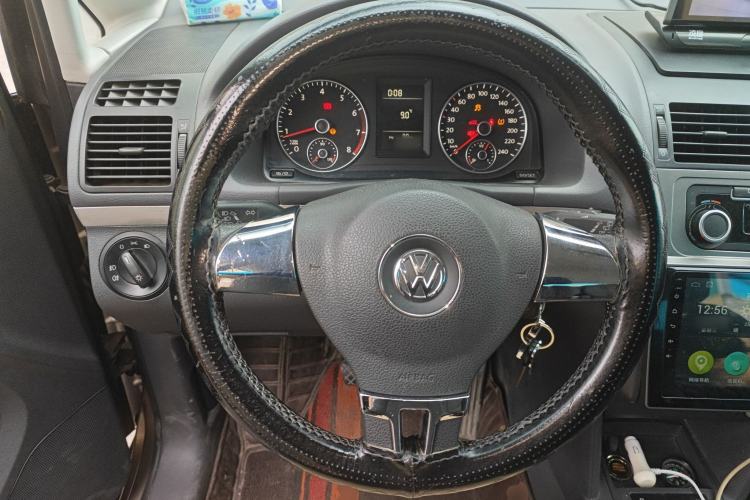 Used Volkswagen Touran 2015 1.4T Manual Fashion Edition 5-Seater
