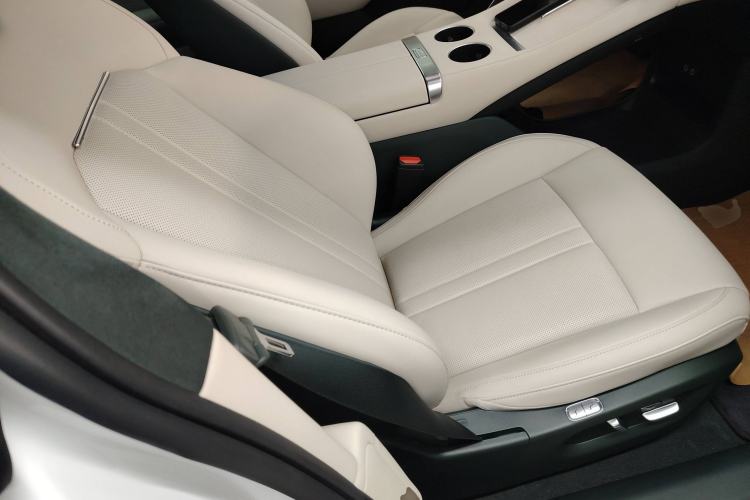 Used Xiaomi Auto YU7 2025 Ultra-Long Range High-Performance All-Wheel-Drive Max Edition
