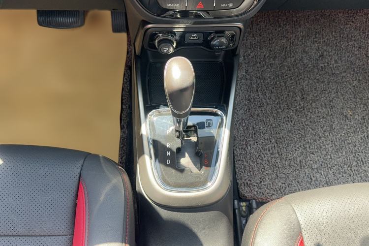 Used CHANGAN CS15 2017 1.5L Automatic Luxury Model with Sunroof
