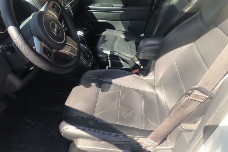 Used Jeep Compass 2013 2.0L Two-Wheel Drive Black Luxury Edition