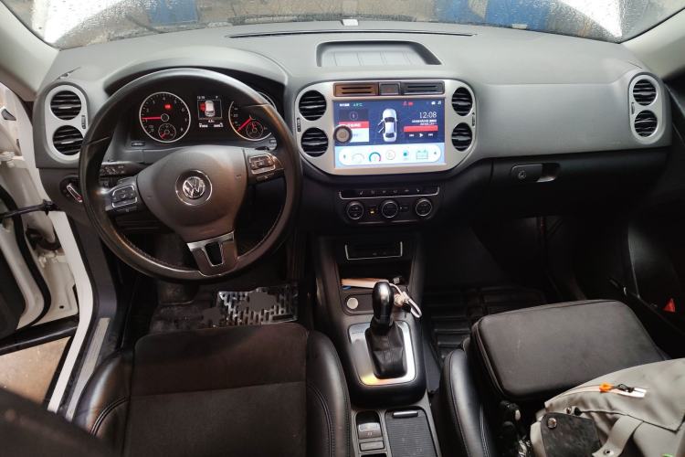 Used Volkswagen Tiguan 2015 2.0 TSI Automatic All-Wheel Drive Flagship Edition Center Console