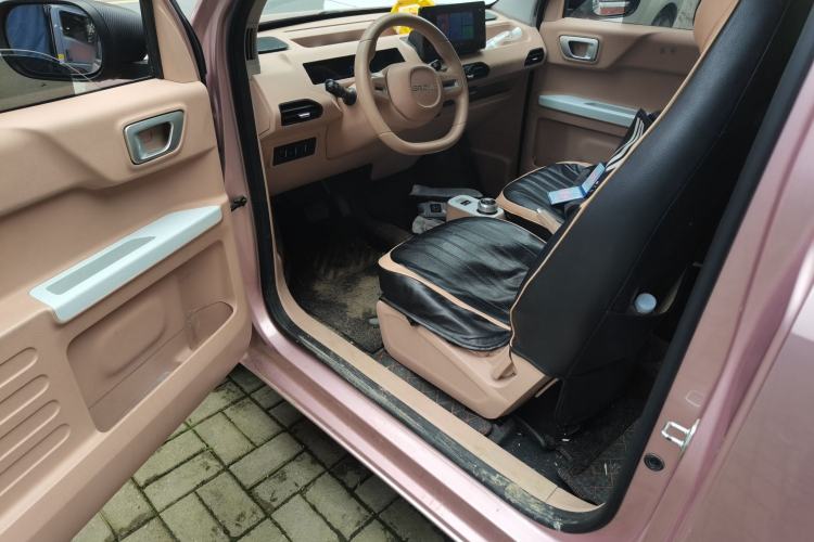 Used Geely Galaxy Panda 2023 Panda Mini 200km Endurance Bear Interior 3