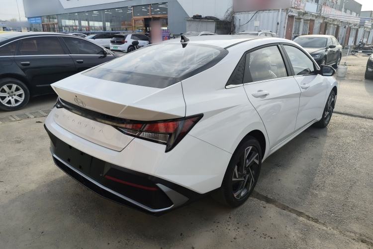 Used Hyundai Elantra 2023 1.5L CVT GLX Elite Edition Rear Right 45 Deg