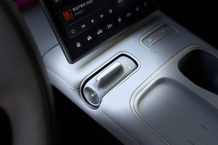 Used Nio EC6 2023 75 kWh Interior 7