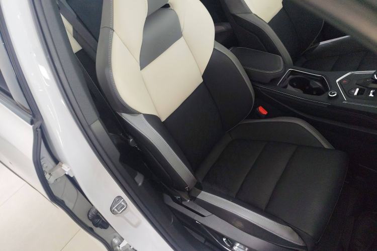 Used Lynk & Co 05 2023 2.0TD Two-Wheel Drive Shine Halo