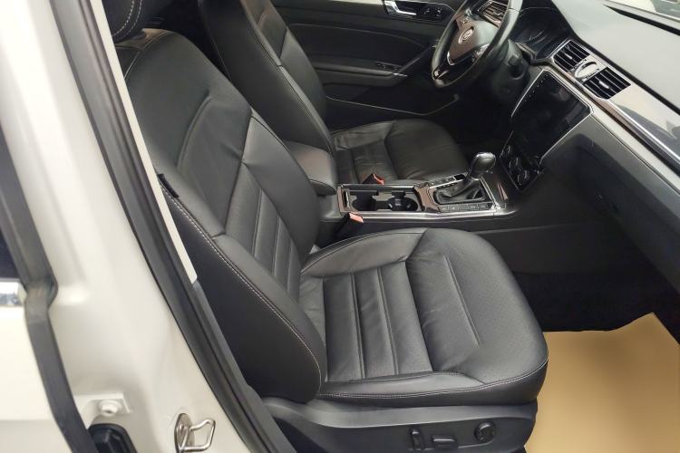 Used Volkswagen Passat 2016 330TSI DSG Prestige Edition Right Front Seat