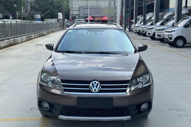 Used Volkswagen Cross Lavida 2014 1.6L Automatic