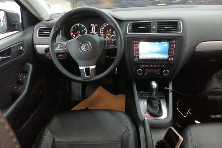 Used Volkswagen Sagitar 2014 1.4TSI Automatic Luxury Model Steering Wheel