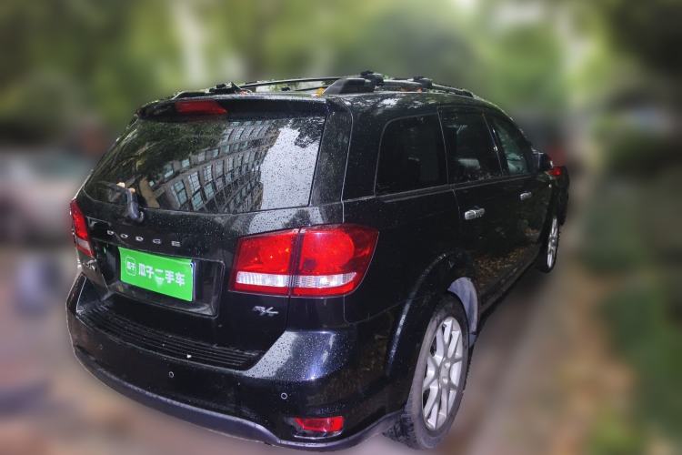 Used Dodge Journey 2013 2.4L Two-Wheel Drive Luxury Version Rear Right 45 Deg