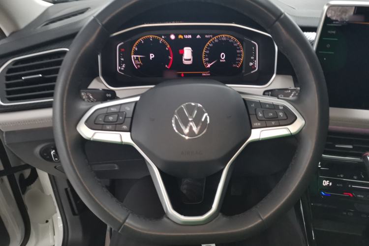 Used Volkswagen Tayron 2023 300TSI Two-Wheel-Drive Luxury Plus Advanced Edition Steering Wheel