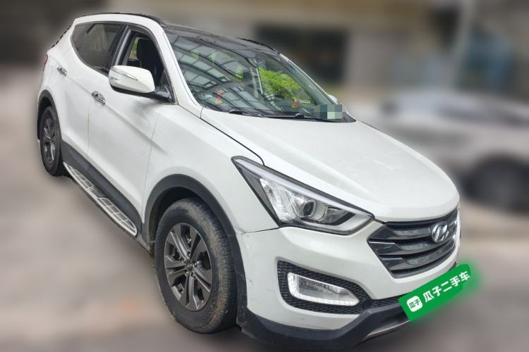 Used Hyundai Santa Fe 2015 2.4L Automatic Two-Wheel Drive Smart Version 5 Seats
