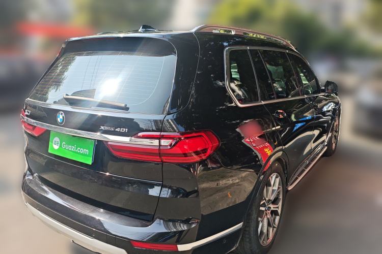 Used BMW X7 2022 xDrive40i Luxury Package with Leading Features
