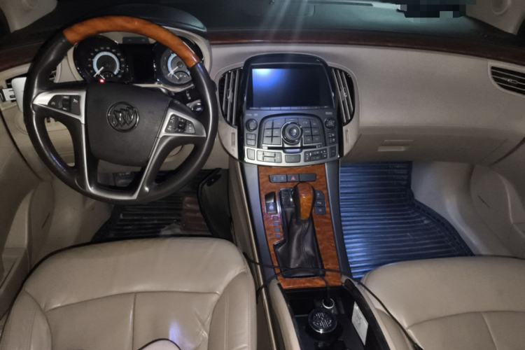 Used Buick LaCrosse 2011 2.4L SIDI Luxury Edition Center Console