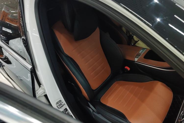 Used Mercedes-Benz GLC 2023 GLC 260 L 4MATIC Dynamic Edition 5-seater
