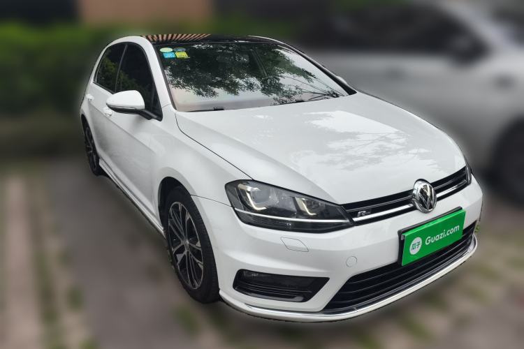 Used Volkswagen Golf 2016 1.4TSI Automatic R-Line Front Right 45 Deg