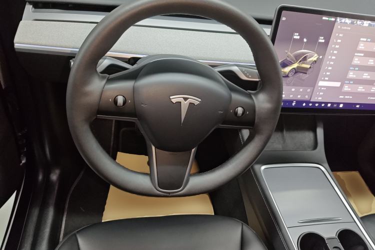 Used Tesla Model Y 2023 Rear-Wheel-Drive Version Steering Wheel