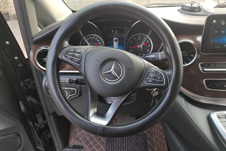 Used Mercedes-Benz V-Class 2021 V 260 Avantgarde Edition