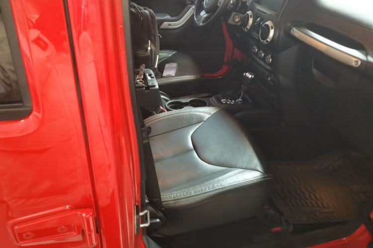 Used Jeep Wrangler 2017 3.0L Sahara Four-Door Comfort Edition