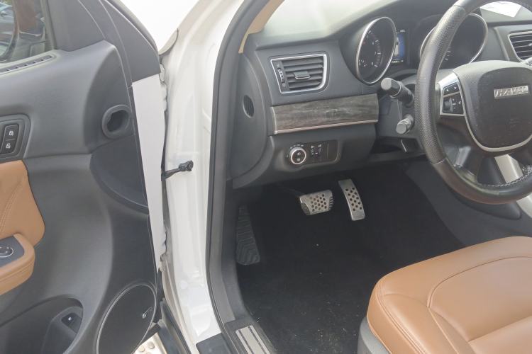 Used Haval H8 2015 2.0T Two-Wheel Drive Comfort Version