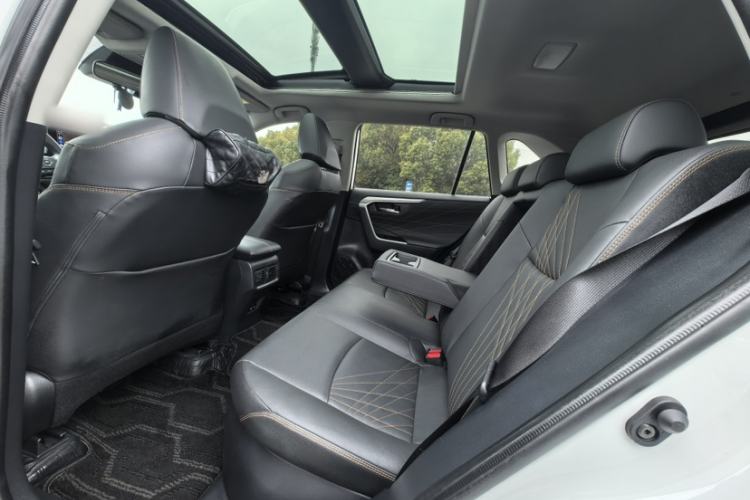 Used Toyota RAV4 2024 Dual-Motor 2.5L E-CVT Two-Wheel Drive Elite Plus Edition Exterior 7